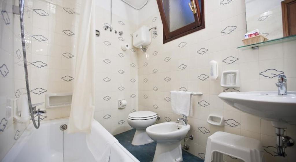 Hotel Moderno إريس المظهر الخارجي الصورة