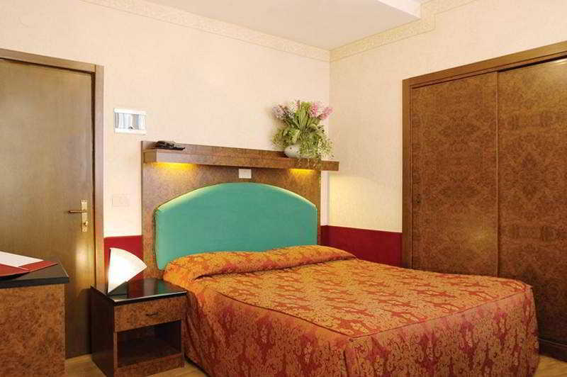 Hotel Moderno إريس المظهر الخارجي الصورة