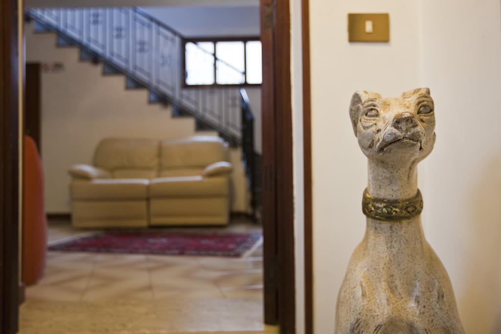 Hotel Moderno إريس المظهر الخارجي الصورة