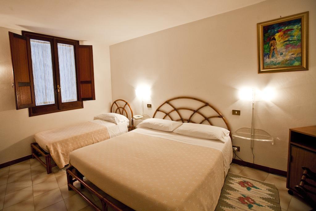 Hotel Moderno إريس المظهر الخارجي الصورة